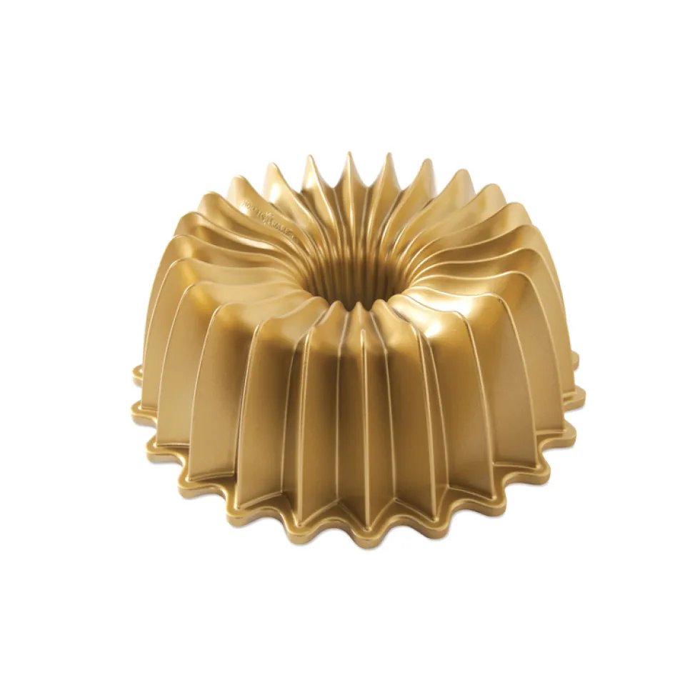 Molde Nordic Ware Brilliance Bundt Pan Dorado