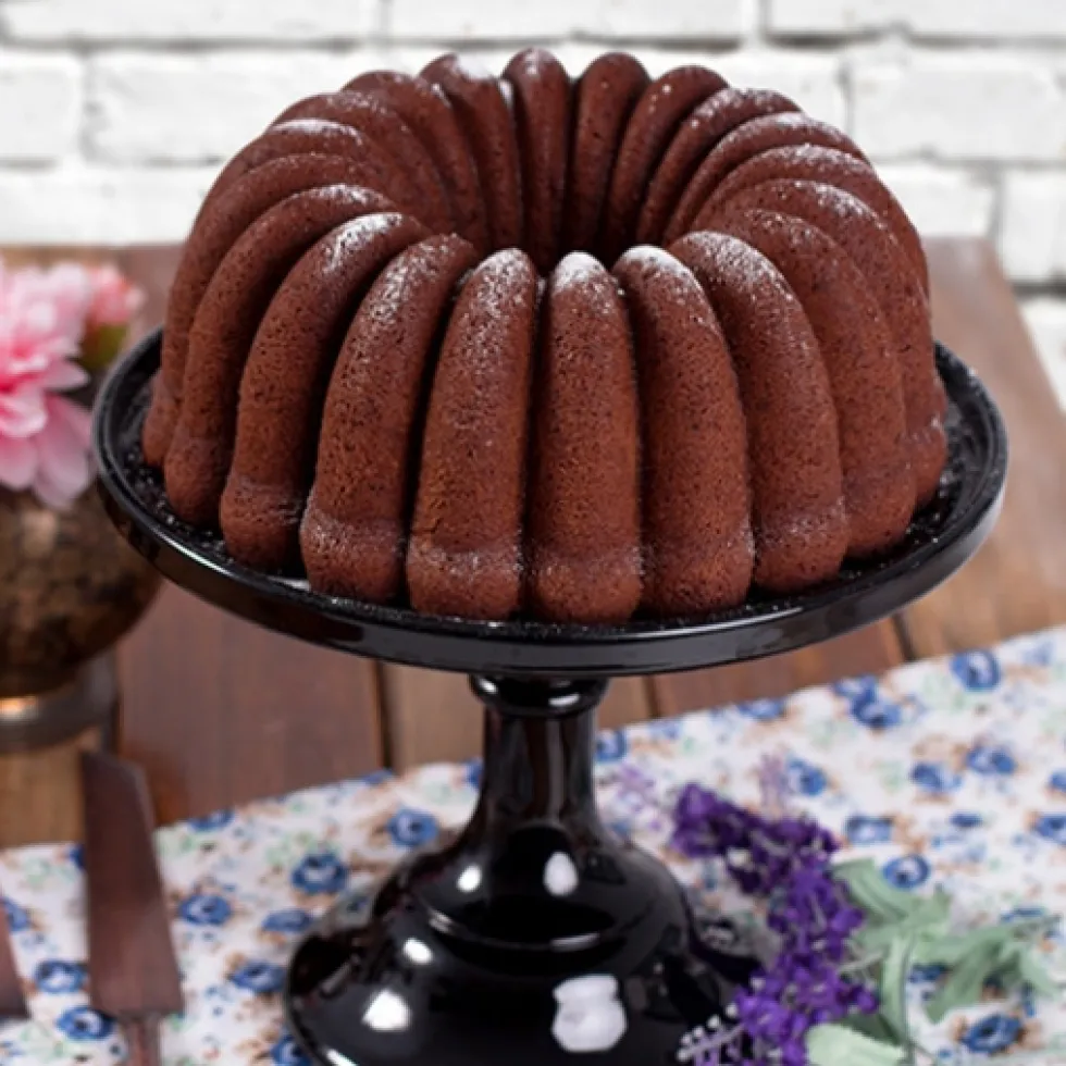 Molde Nordic Ware Elegant Party Bundt Pan Dorado