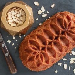 Molde Nordic Ware Jubilee Loaf Pan