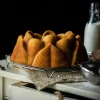 Molde Nordic Ware Magnolia Bundt