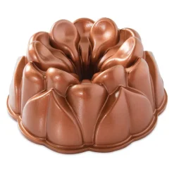 Molde Nordic Ware Magnolia Bundt